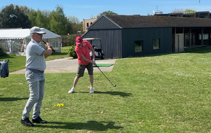 Partie terminée avec Jean-François. Très belle partie serrée jusqu’au bout. Franck gagne d’un petit point sur le dernier trou.